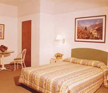 Hotel San Isidro Inn Hotel