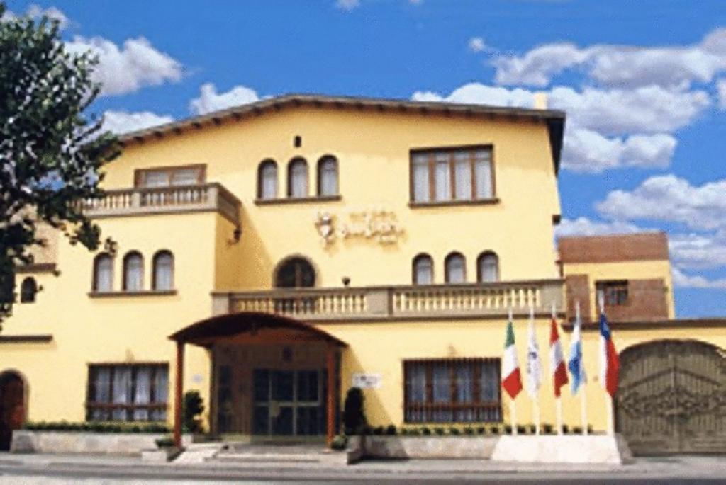 Hotel San Isidro Inn 3*